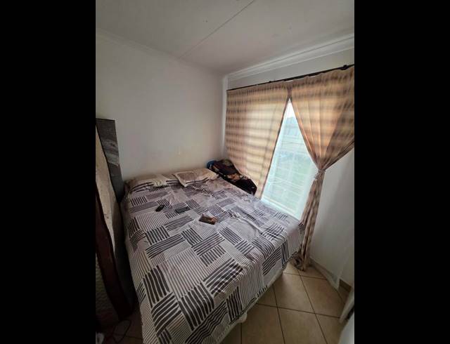 2 BEDROOM HOUSE FOR SALE IN CRYSTAL PARK